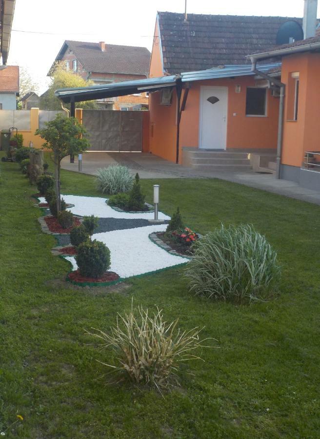 Apartmani Baotic Zupanja Exteriér fotografie