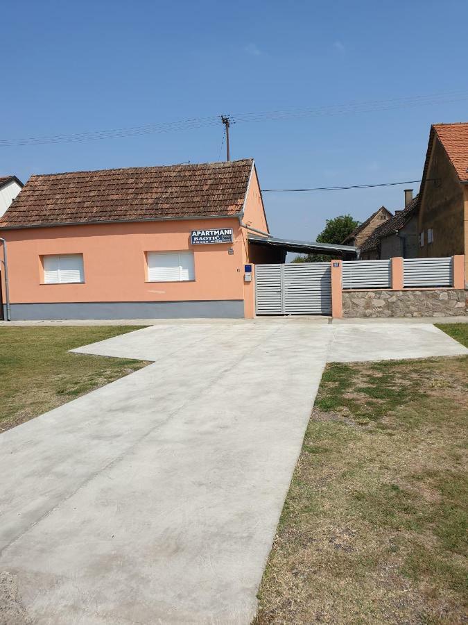 Apartmani Baotic Zupanja Exteriér fotografie