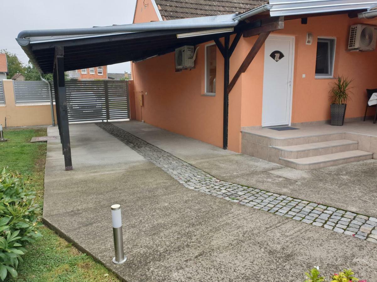 Apartmani Baotic Zupanja Exteriér fotografie
